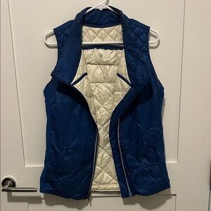 Women's Lululemon Blue and Ivory reversible Quilted Vest